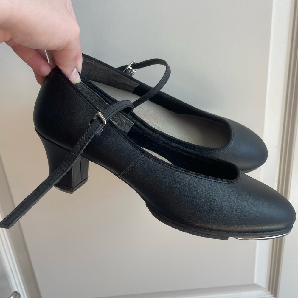 Capezio Leather Tap Shoe • Size 7.5